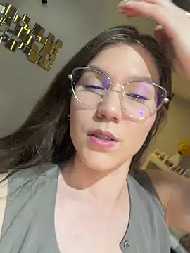 AmelieLaurent  online show from 17, 12, 2025