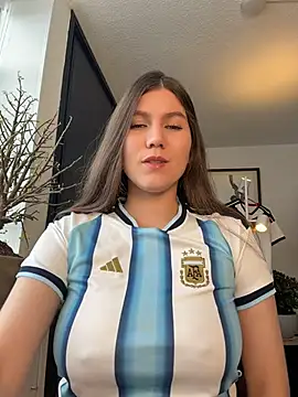 AmelieLaurent  online show from 22, 6, 2026