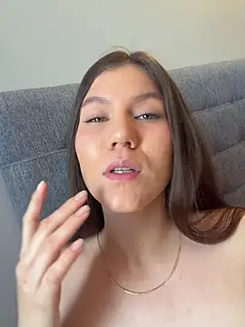 AmelieLaurent  online show from 21, 12, 2025