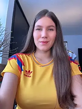 AmelieLaurent  online show from 18, 6, 2026