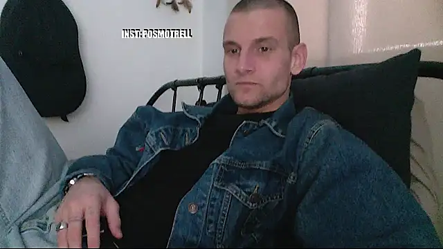 Snapshot of ETHAN_MOORE chatting on 12, 4, 2026 ETHAN MOORE online show from 12, 4, 2026