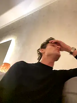 ETHAN MOORE online show from 10, 10, 2025