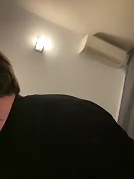 ETHAN MOORE online show from 27, 11, 2025