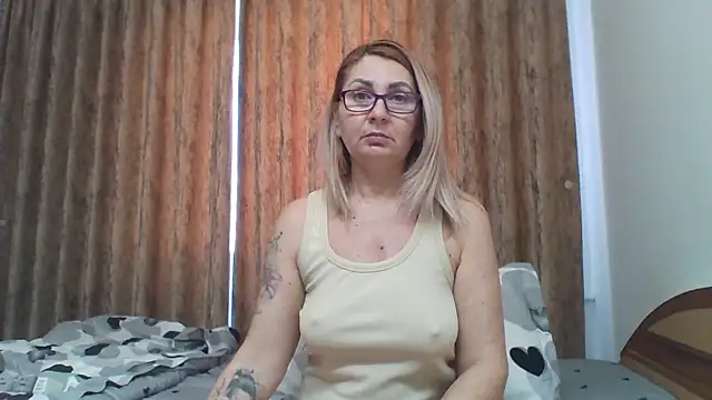 PussyEvely online show from 4, 3, 2025