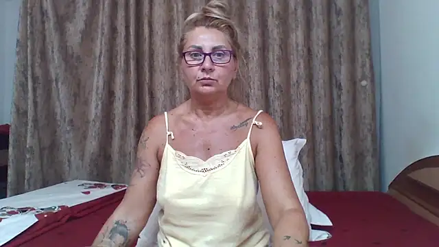 Snapshot of PussyEvely chatting on 24, 6, 2026 PussyEvely online show from 24, 6, 2026