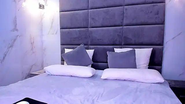 Lexi Split online show from 12, 11, 2025