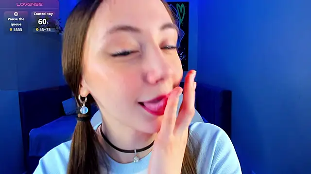 Lexi Split online show from 8, 4, 2026