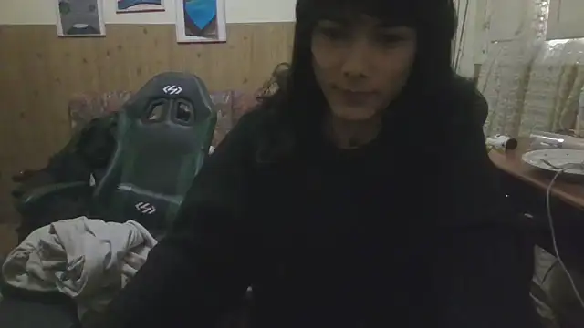 calliemaggotbone online show from 3, 11, 2025