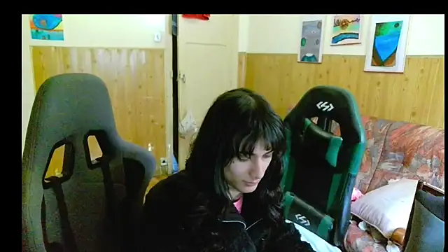 calliemaggotbone online show from 22, 12, 2025