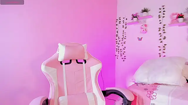 Emily restrepo online show from 14, 9, 2025