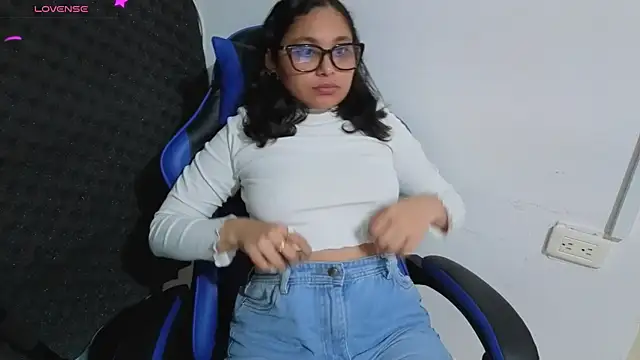 Cuteprincess21 online show from 7, 4, 2026