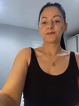 bruneta sexy23 online show from 11, 3, 2025