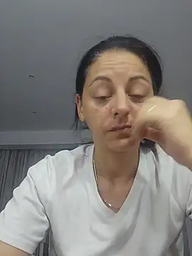 bruneta sexy23 online show from 24, 5, 2026
