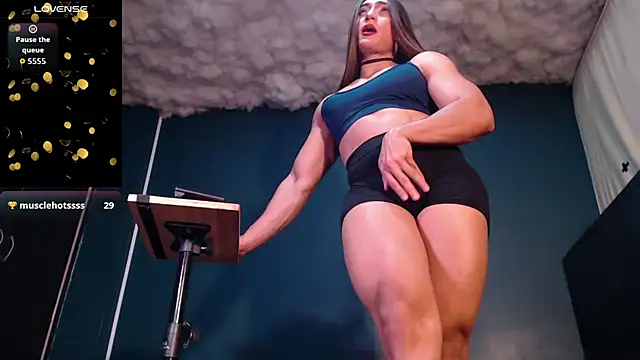 Layla miss online show from 10, 9, 2025