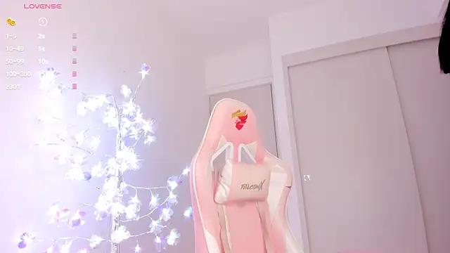 mia yourmommy online show from 17, 12, 2025