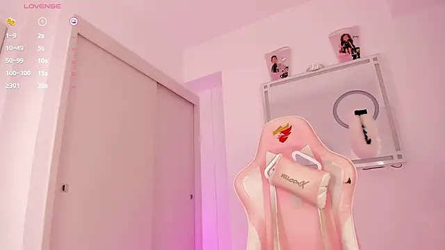 mia yourmommy online show from 7, 10, 2025