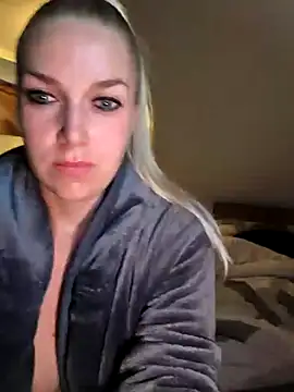 Snapshot of Sexy-Milla chatting on 6, 7, 2026 Sexy-Milla online show from 6, 7, 2026