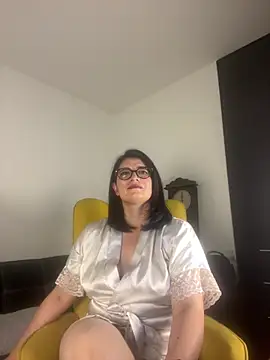 Snapshot of adriana71 chatting on 29, 5, 2026 adriana71 online show from 29, 5, 2026