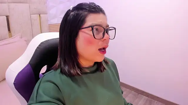 Snapshot of PauletteJ chatting on 16, 10, 2025 PauletteJ online show from 16, 10, 2025