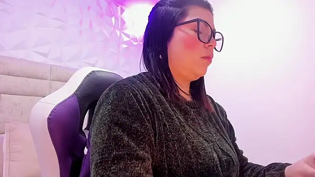 Snapshot of PauletteJ chatting on 14, 11, 2025 PauletteJ online show from 14, 11, 2025