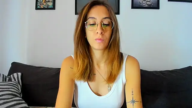 DesireMore90 online show from 5, 11, 2025