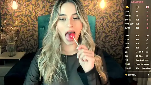 Snapshot of KiaraCarter chatting on 8, 2, 2025 KiaraCarter online show from 8, 2, 2025