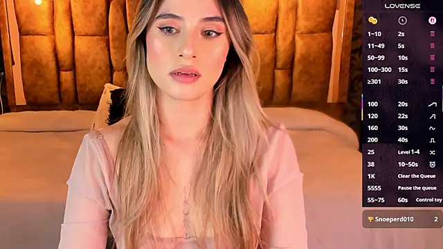 Snapshot of KiaraCarter chatting on 11, 11, 2025 KiaraCarter online show from 11, 11, 2025