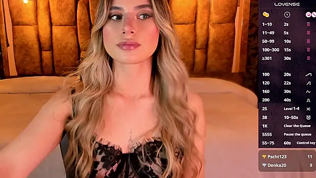 Snapshot of KiaraCarter chatting on 28, 10, 2025 KiaraCarter online show from 28, 10, 2025