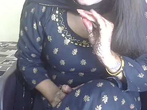 Snapshot of Lusty_Wife1 chatting on 11, 10, 2025 Lusty Wife1 online show from 11, 10, 2025