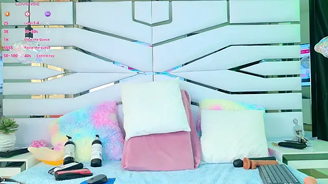 Iris Ross  online show from 18, 3, 2025