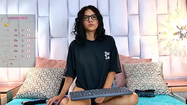 Iris Ross  online show from 28, 11, 2025