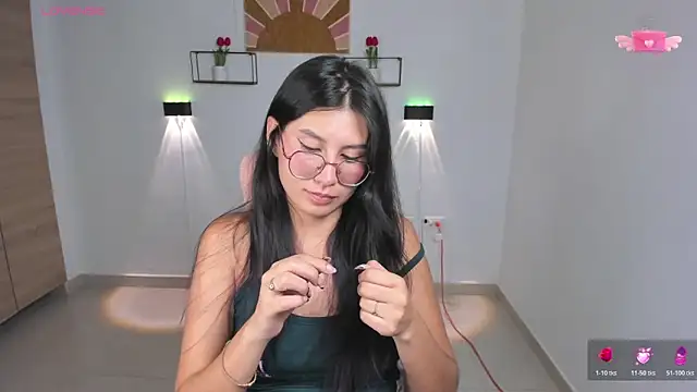 emily villamil online show from 14, 11, 2025