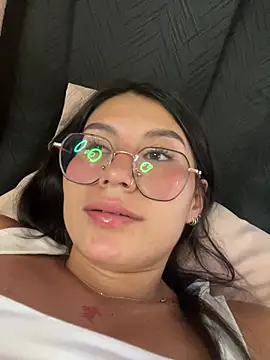 emily villamil online show from 30, 5, 2026
