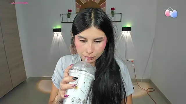 emily villamil online show from 22, 4, 2026