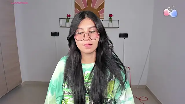 emily villamil online show from 21, 4, 2026