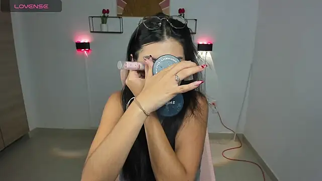 emily villamil online show from 27, 2, 2026