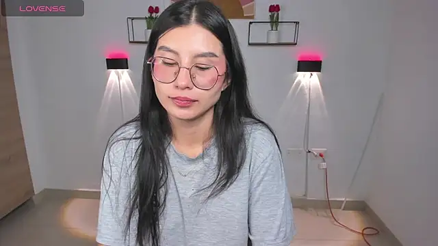 emily villamil online show from 5, 5, 2026