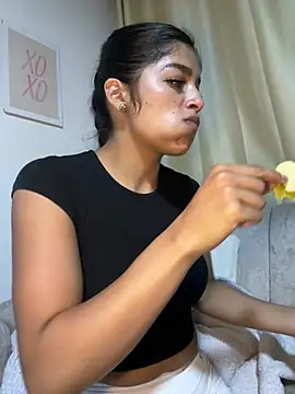 AgathaGeorgiou online show from 28, 4, 2026