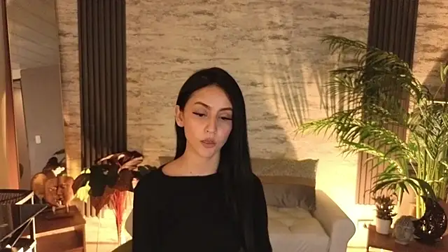 Coralinnee  online show from 5, 2, 2026