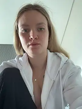 Snapshot of mariemelissah chatting on 22, 3, 2025 mariemelissah online show from 22, 3, 2025