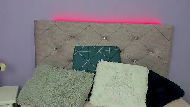 Emily Beicker online show from 16, 1, 2026