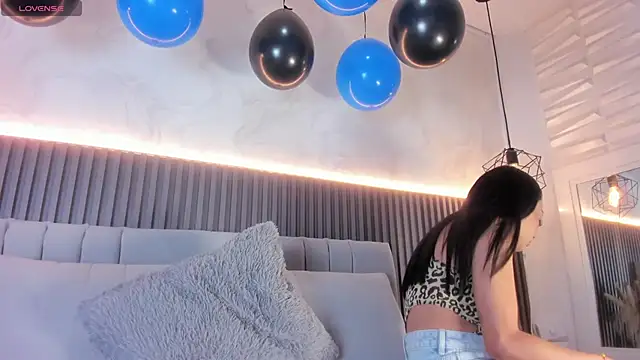 SHANONCLARK online show from 8, 11, 2025