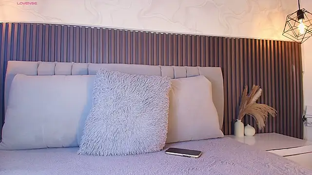 SHANONCLARK online show from 5, 12, 2025