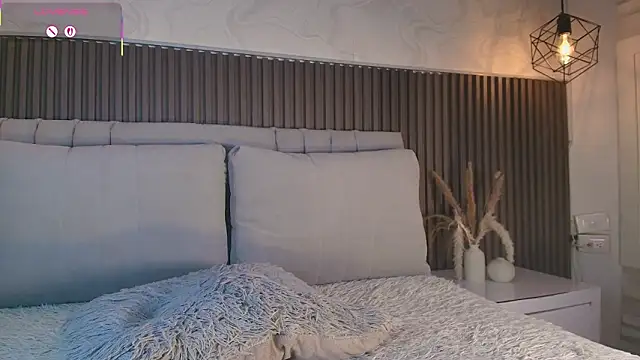 SHANONCLARK online show from 5, 3, 2026