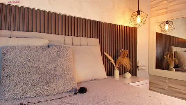 SHANONCLARK online show from 10, 1, 2026