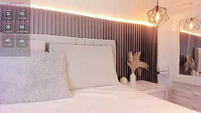 SHANONCLARK online show from 6, 11, 2025