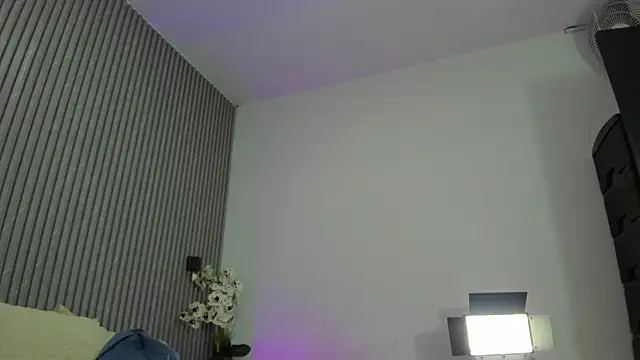 SHANONCLARK online show from 10, 9, 2025