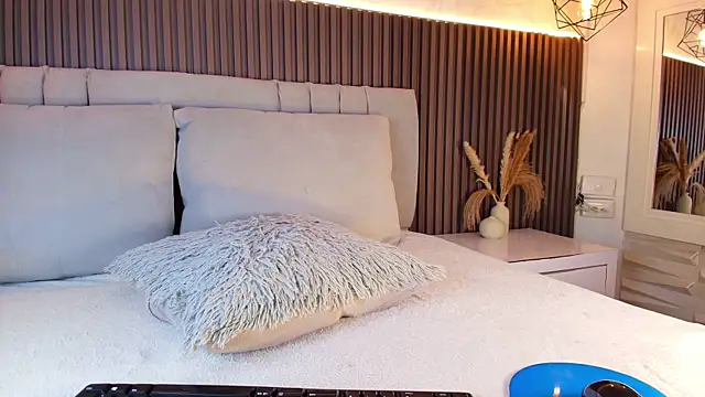 SHANONCLARK online show from 21, 12, 2025