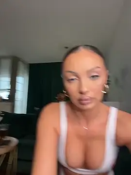 MileySin1111 online show from 5, 2, 2026