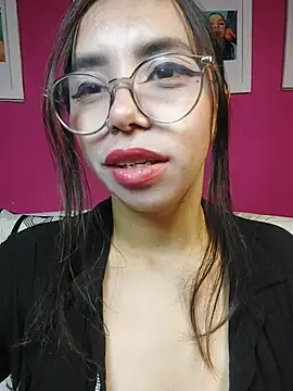 Snapshot of valentina_swallow chatting on 15, 7, 2026 valentina swallow online show from 15, 7, 2026